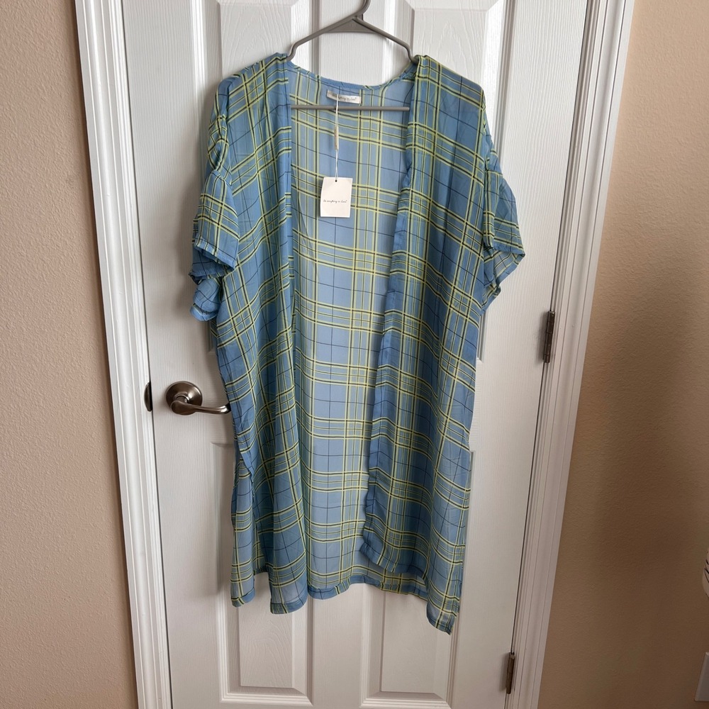 NWT Do Everything In Love Plaid Kimono Cover Up Duster Lightweight One Size